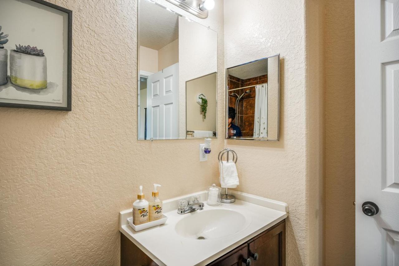 San Antonio Townhome About 2 Mi To Aquarium! Luaran gambar